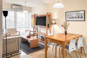 Appartement, balcon, vue sur la ville | Aire de séjour
