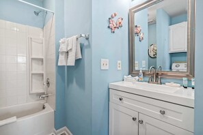 Shower, hair dryer, towels, shampoo - Summer Times Unit 8 (North Myrtle Beach)