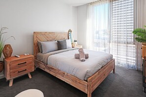 3 bedrooms, iron/ironing board, free WiFi, bed sheets - 302 Penthouse Portarlington Sleeping 6 (Portarlington)