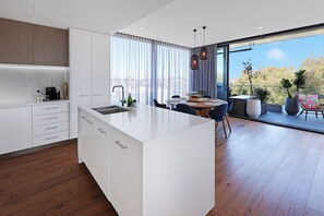 Fridge, microwave, oven, stovetop
