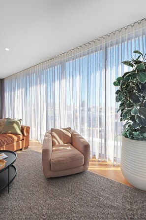 Smart TV - 302 Penthouse Portarlington Sleeping 6 (Portarlington)