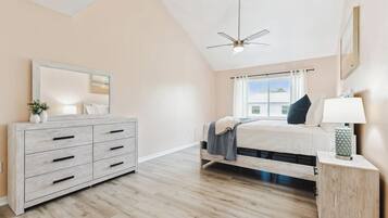 3 sovrum, strykjÀrn/strykbrÀda, gratis wi-fi och sÀngklÀder