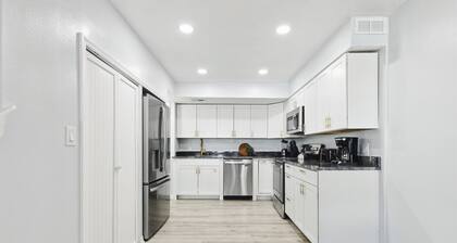 Cozy Beach House W/ Private Backyard, Outdoor Patio & BBQ