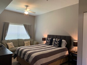 4 soverom, strykejern/-brett, wi-fi og sengetøy