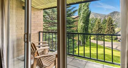 Bigwood Basecamp with Mountain Views & Great Location