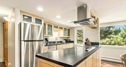Bigwood Basecamp with Mountain Views & Great Location