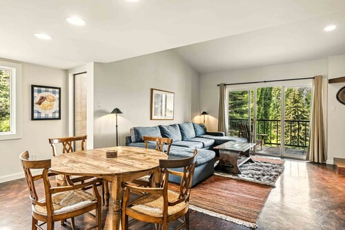 Bigwood Basecamp with Mountain Views & Great Location
