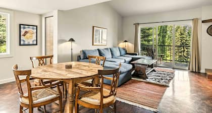 Bigwood Basecamp with Mountain Views & Great Location