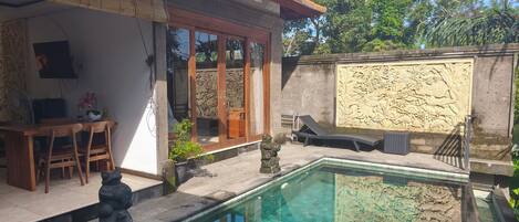 Familie villa, privézwembad, uitzicht op rivier | Woonruimte