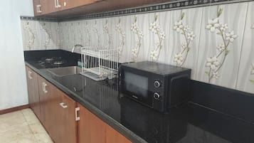 Vil·la familiar, piscina privada, vistes al riu | Cuina privada | Bullidora elèctrica