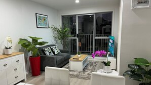 Unclassified image, 3 of 93, button - Impecable 3 bdr-2 bath -Free Carpark and pool (Auckland)