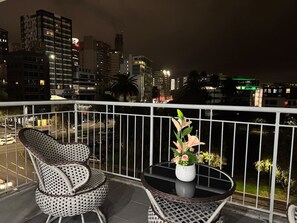 Property grounds - Penthouse Perfection 3 bd, 2 bth-free carpark and pool (Auckland)