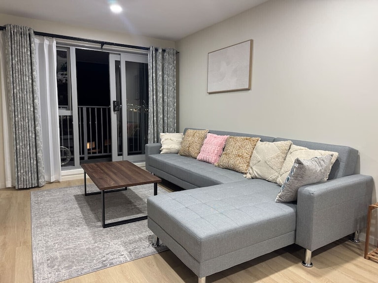Luxury Penthouse-2 Carparks-tennis Court - Auckland