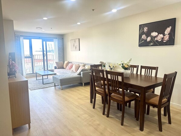 Smart TV - Luxury Penthouse-2 carparks-Tennis court (Auckland)