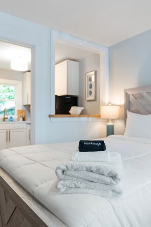 1 bedroom, iron/ironing board, travel cot, free WiFi