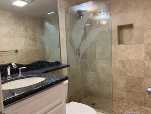 Shower, jetted tub, hair dryer, towels