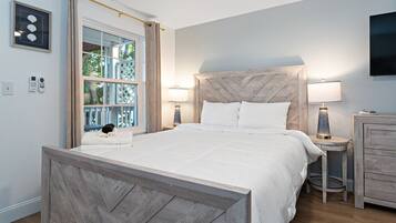 1 slaapkamer, een strijkplank/strijkijzer, reisbedje, gratis wifi