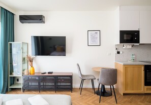 Interior - Modern Flow Apartment (Warszawa)