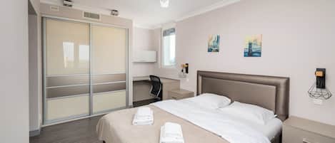 1 bedroom, iron/ironing board, WiFi, bed sheets