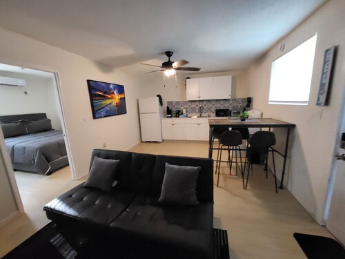 Charming 1-bedroom apartment with WiFi, AC in delightful Panama City