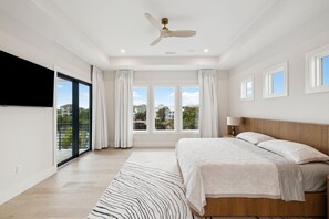 5 bedrooms, iron/ironing board, free WiFi, bed sheets