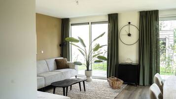 Living room (2)