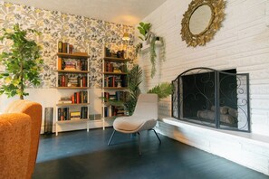 Interior - Game Room/HotTub/Gym/Theater/Pet-Friendly/Sleeps14 (Indianapolis)