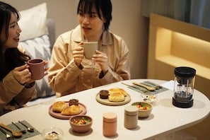 Bữa sáng tự phục vụ hàng ngày (1500 JPY/mỗi người)