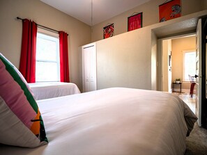 2 bedrooms, iron/ironing board, WiFi, bed sheets