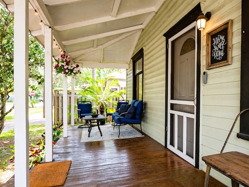 Historic Hotspot • Walk to Downtown Fun • Luxury Beds