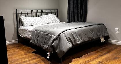 Cozy&Comfort Studio in the city of Kitchener- 6mins walk to Conestoga college