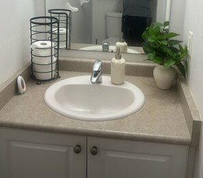 Handdoeken, toiletpapier