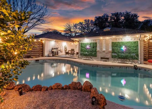 Mini Golf | Pool | Game room | Stylish & Spacious | Wifi | Free Parking