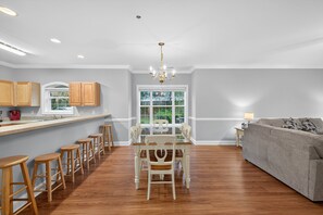 Dining - MN 4872-101 | Beautiful Myrtlewood Golf Villa | Myrtle Beach (Myrtle Beach)