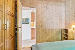 3 chambres, fer et planche à repasser, accès au Wi-Fi (inclus)