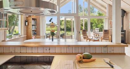 Cosy cottage with open view of the meadow