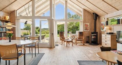 Cosy cottage with open view of the meadow