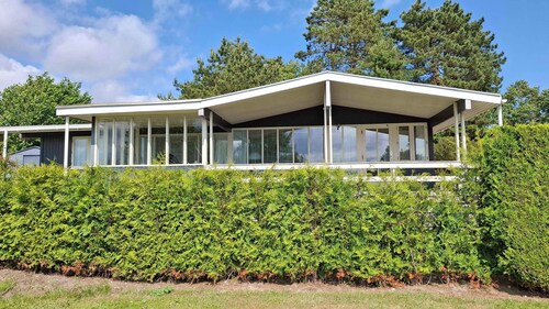 Cozy holiday home with sea view