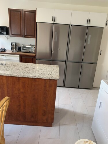  besides lake hospital, supermarket, swimming pool;rent for roomor family