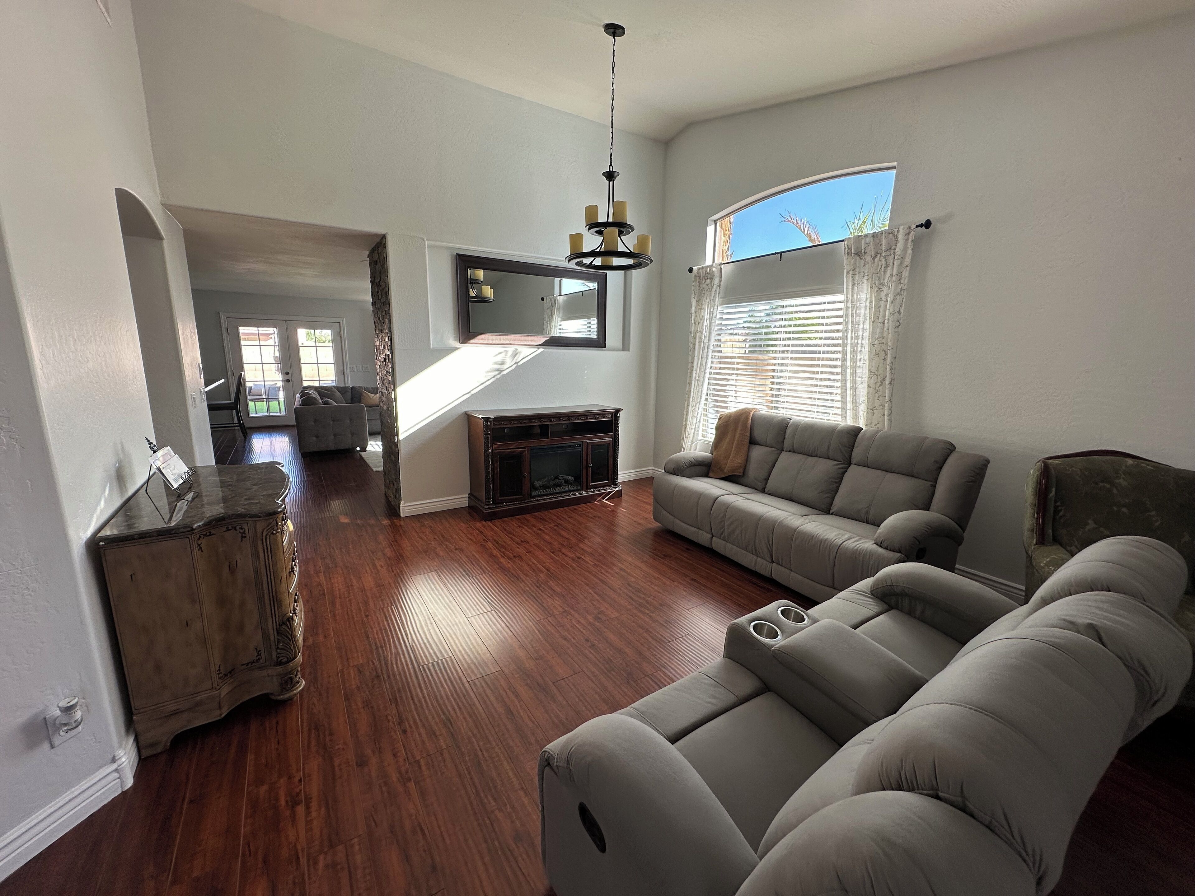 4-bedroom House In Welcoming Goodyear,az With Wifi, Ac. Enjoy Your Stay - Goodyear, AZ