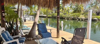 Charming Conch Cottage on deep water canal in Little Torch Key