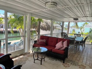 Smart TV, DVD player, books, printers