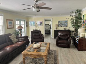 Smart TV, DVD player, books, printers