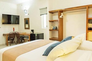 1 chambre, bureau, fer et planche à repasser, Wi-Fi