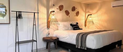 6 bedrooms, WiFi, bed sheets