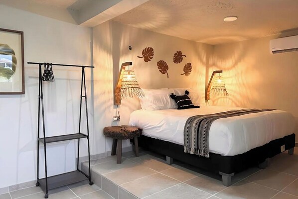 6 bedrooms, WiFi, bed sheets