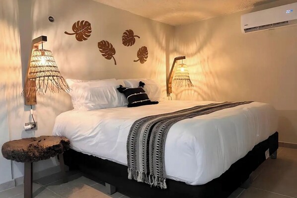 6 bedrooms, WiFi, bed sheets