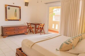 1 bedroom, iron/ironing board, WiFi, bed sheets - 5 minutes from the sea, worlds away from stress (Playa del Carmen)