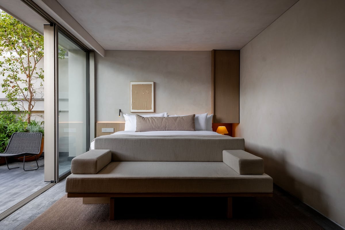 Premium Studio Suite | Premium bedding, in-room safe, individually decorated