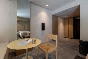 Design Studio Suite, 1 King Bed, Hot Tub, Ground Floor - Lamartine Boutique Hotel Polanco (Mexico City)